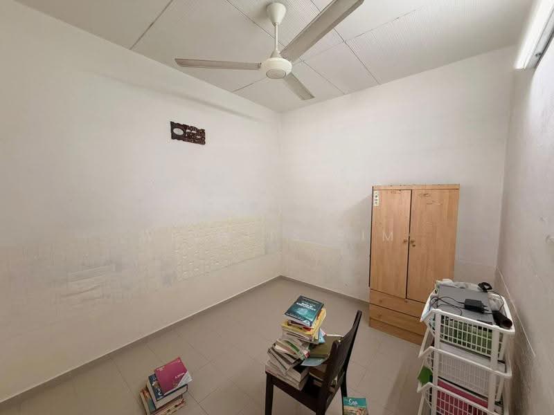 1-storey Terraced House for Sale in Pantai Jerejak (Bayan Lepas) - Welwits Sim - Study - PropertyGuru.com.my