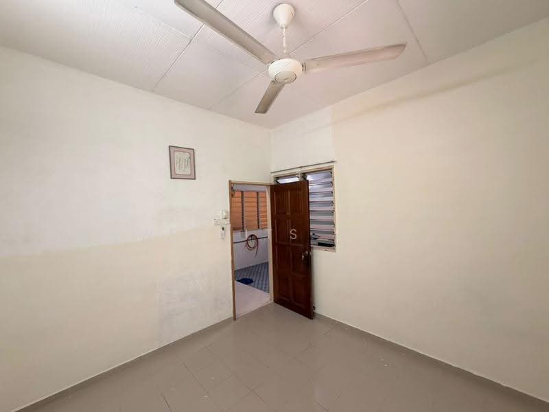 1-storey Terraced House for Sale in Pantai Jerejak (Bayan Lepas) - Welwits Sim - Interior - PropertyGuru.com.my