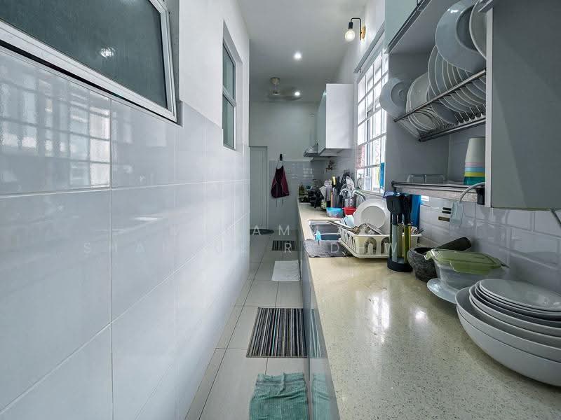 2-storey Terraced House for Sale in Bandar Baru Enstek (Bandar Enstek) - Muhammad Shahrul Ridhwan Mehamad Nasir - Kitchen - PropertyGuru.com.my