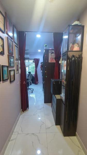 3-storey Terraced House for Sale in Taman Sri Muda (Shah Alam) - Jacky Lin - Corridor - PropertyGuru.com.my