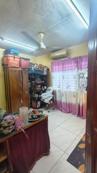 3-storey Terraced House for Sale in Taman Sri Muda (Shah Alam) - Jacky Lin - Living Room - PropertyGuru.com.my