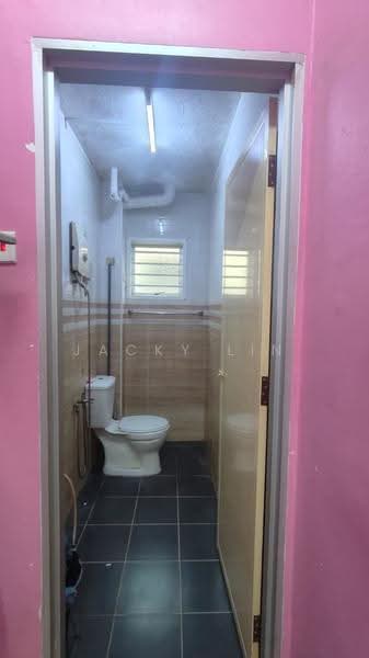 3-storey Terraced House for Sale in Taman Sri Muda (Shah Alam) - Jacky Lin - Bathroom - PropertyGuru.com.my