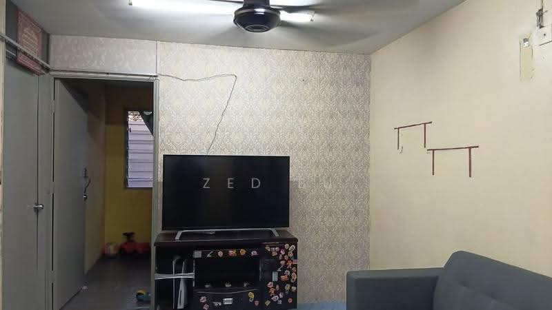 Rumah Flat untuk Dijual di Flat Pandan Jaya - Zed Bu - Living Room - PropertyGuru.com.my