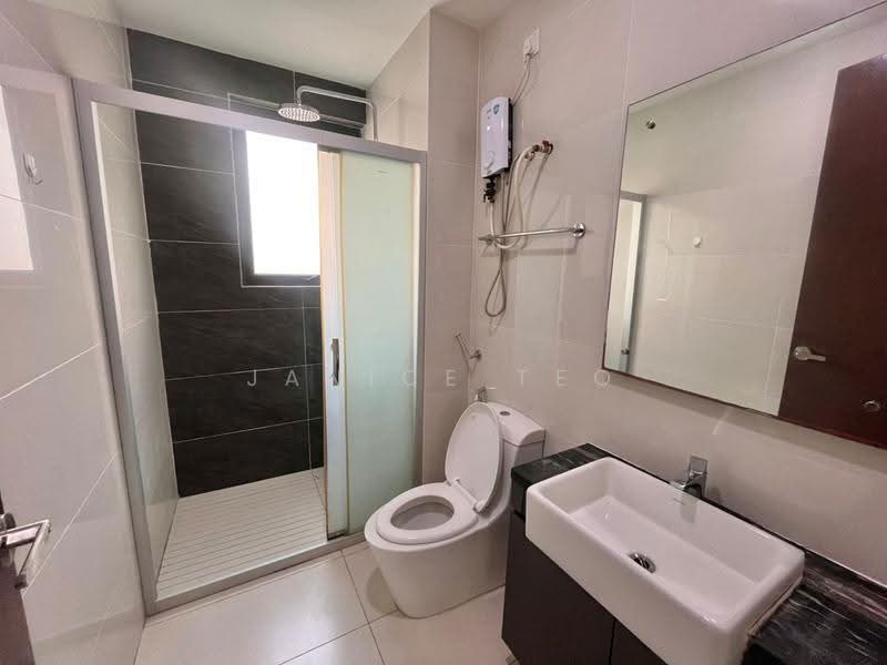Kondominium untuk Dijual di Bay Point @ Country Garden Danga Bay - Janice Teo - Bathroom - PropertyGuru.com.my