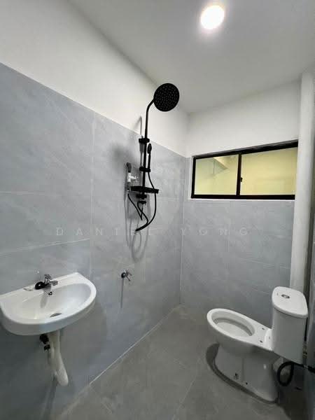 Flat for Sale at Taman Flora Heights - Daniel Yong - Bathroom - PropertyGuru.com.my