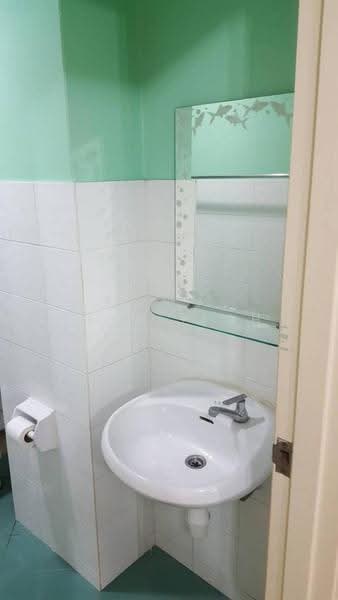 Apartment for Sale at Sri Ixora Apartment - Alan Yeoh - Bathroom - PropertyGuru.com.my