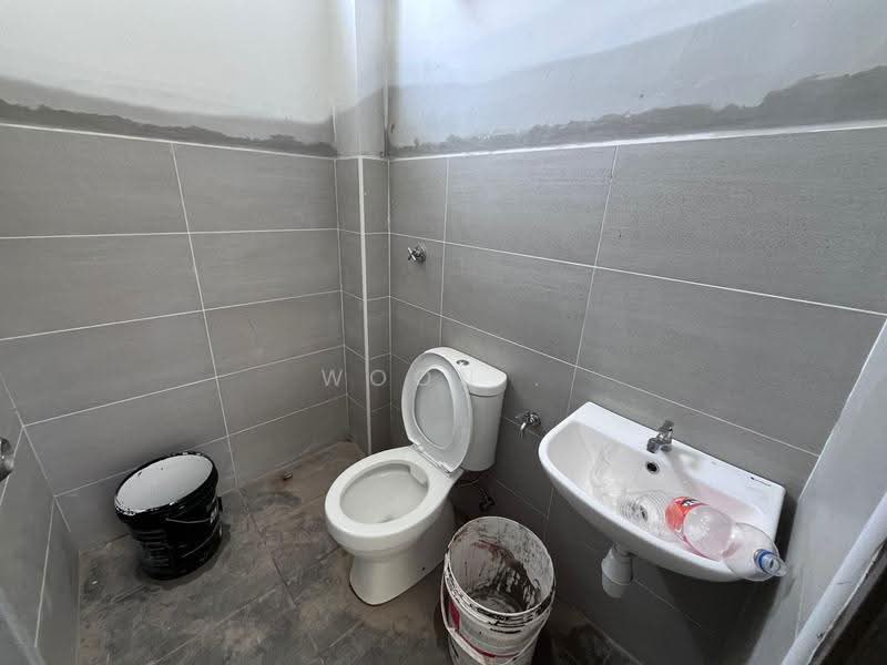 Rumah Berkembar untuk Dijual di Taman Limbongan Permai (Klebang) - Woon . - Bathroom - PropertyGuru.com.my