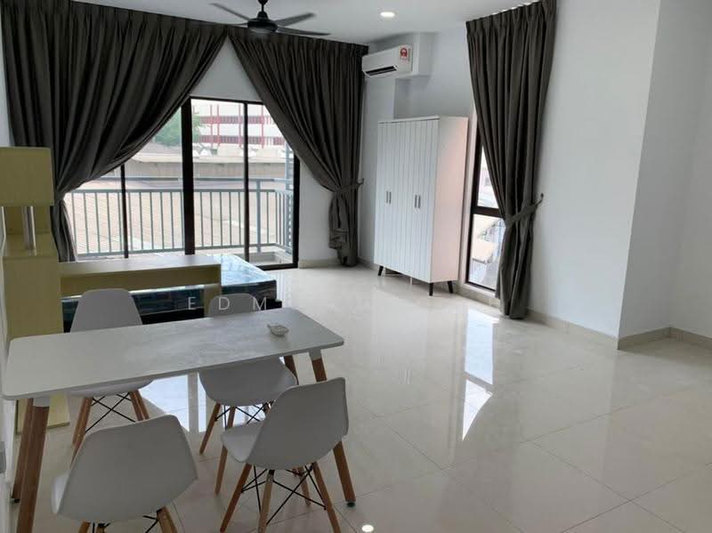 Kediaman Servis untuk Dijual di Boulevard 51 - Edmund Goh - Living Room - PropertyGuru.com.my