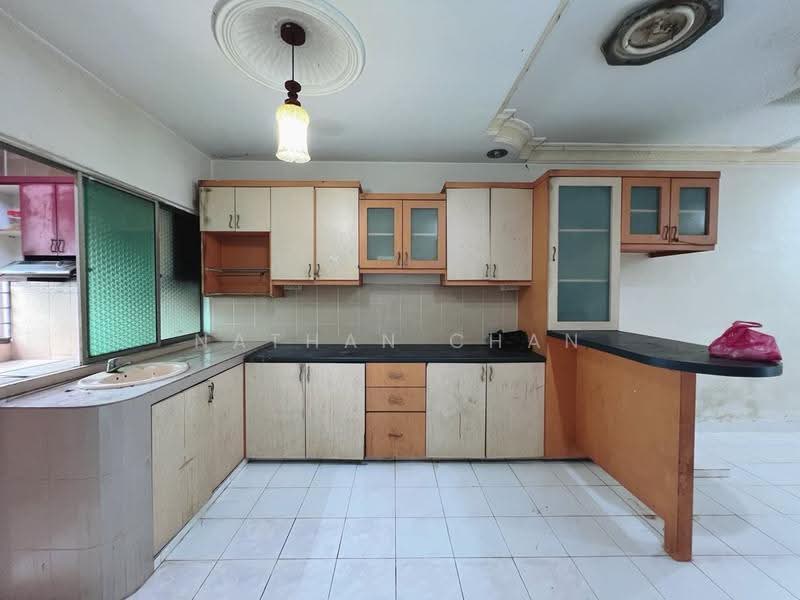Rumah Teres 1.5-Tingkat untuk Dijual di Taman Gaya (Ulu Tiram) - Nathan Chan - Kitchen - PropertyGuru.com.my