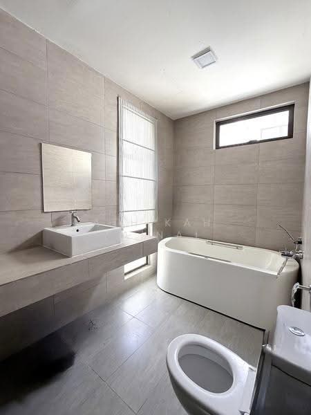 Rumah Berkembar untuk Dijual di Taman Melawati (Ulu Kelang) - Athikah Zainal - Bathroom - PropertyGuru.com.my