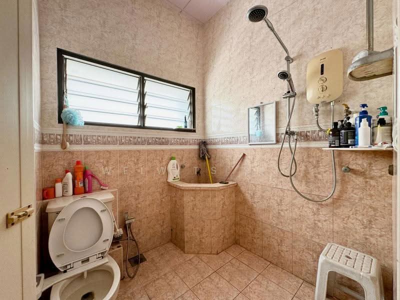 Semi-Detached House for Sale in Sungai Nibong (Bayan Lepas) - Welwits Sim - Bathroom - PropertyGuru.com.my