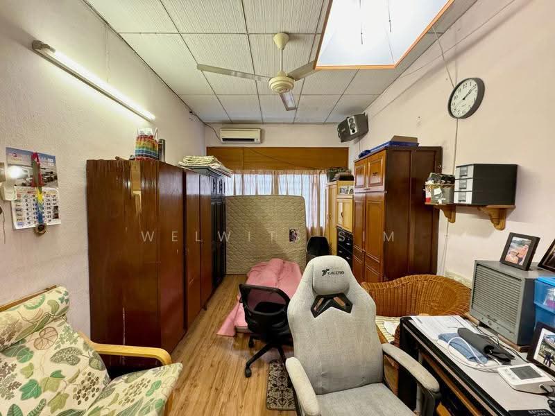 Semi-Detached House for Sale in Sungai Nibong (Bayan Lepas) - Welwits Sim - Living Room - PropertyGuru.com.my