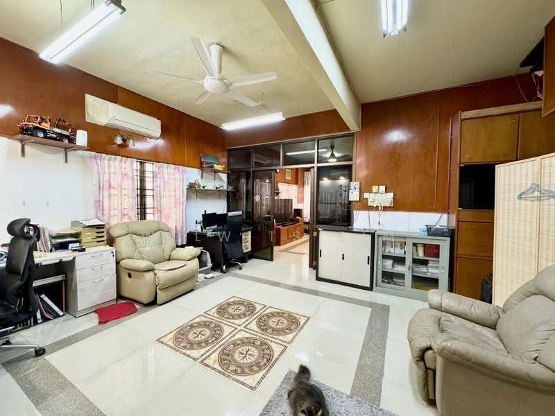 Semi-Detached House for Sale in Sungai Nibong (Bayan Lepas) - Welwits Sim - Living Room - PropertyGuru.com.my