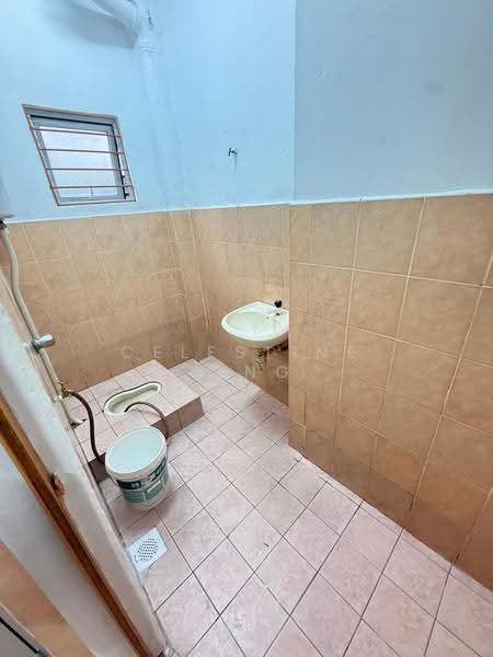 Rumah Teres 2-Tingkat untuk Dijual di Taman Cheras Prima (Kajang) - Celestine Ting - Bathroom - PropertyGuru.com.my