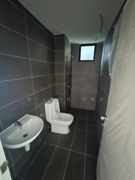 Service Residence for Sale at Maxim Risen - Wilson Ong - Bathroom - PropertyGuru.com.my