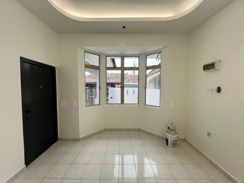 Rumah Teres 1-Tingkat untuk Dijual di Senai (Kulai) - Daniel Yong - Living Room - PropertyGuru.com.my