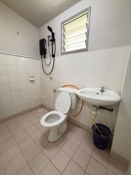 Rumah Teres 3-Tingkat untuk Disewa di Taman Gombak (Batu Caves) - Aaron Yong - Bathroom - PropertyGuru.com.my