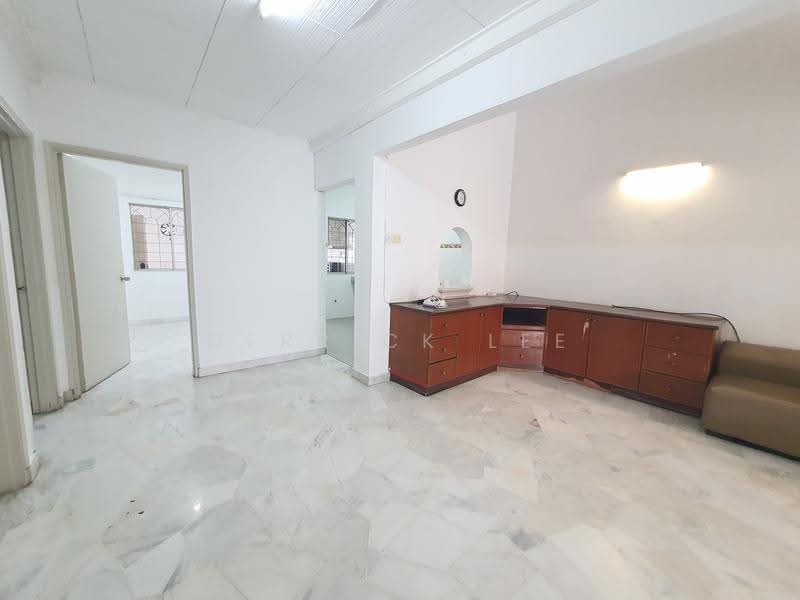 1.5-storey Terraced House for Sale in Usj 2 (Subang Jaya) - Derrick Lee - Living Room - PropertyGuru.com.my