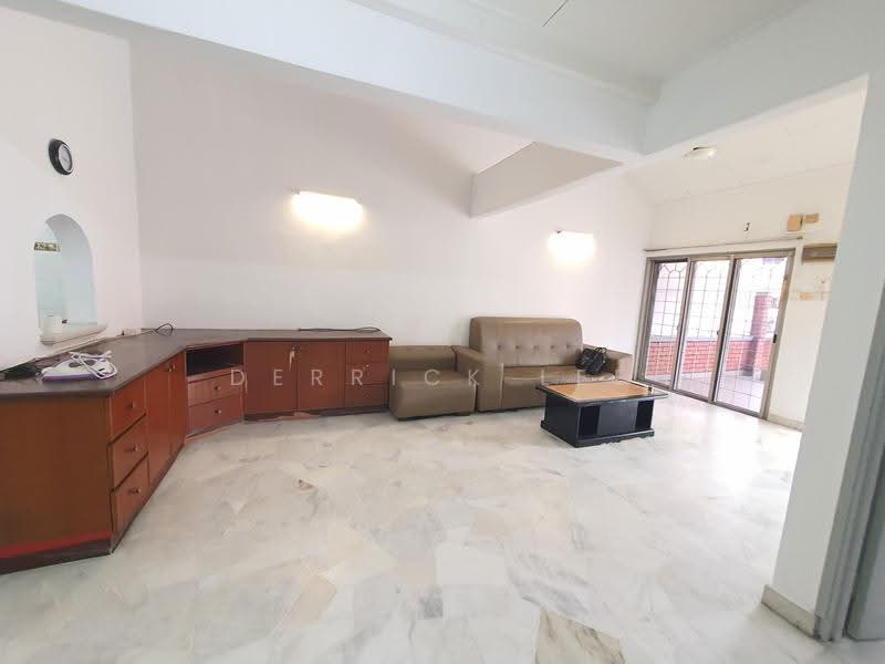 1.5-storey Terraced House for Sale in Usj 2 (Subang Jaya) - Derrick Lee - Living Room - PropertyGuru.com.my