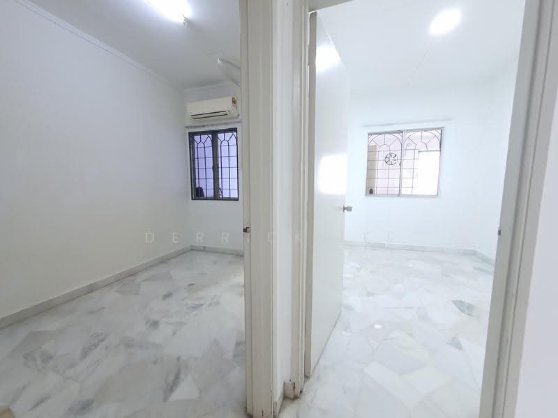 1.5-storey Terraced House for Sale in Usj 2 (Subang Jaya) - Derrick Lee - Interior - PropertyGuru.com.my
