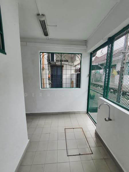1.5-storey Terraced House for Sale in Usj 2 (Subang Jaya) - Derrick Lee - Corridor - PropertyGuru.com.my