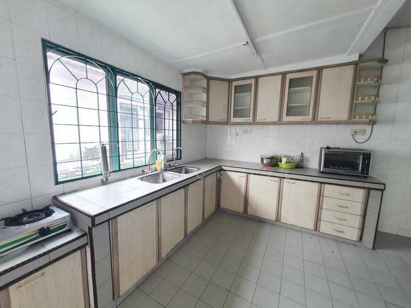 1.5-storey Terraced House for Sale in Usj 2 (Subang Jaya) - Derrick Lee - Kitchen - PropertyGuru.com.my