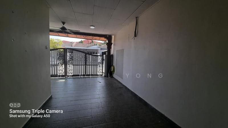 Rumah Teres untuk Dijual di Bandar Seremban Selatan (Seremban) - Daniel Yong - Entrance - PropertyGuru.com.my