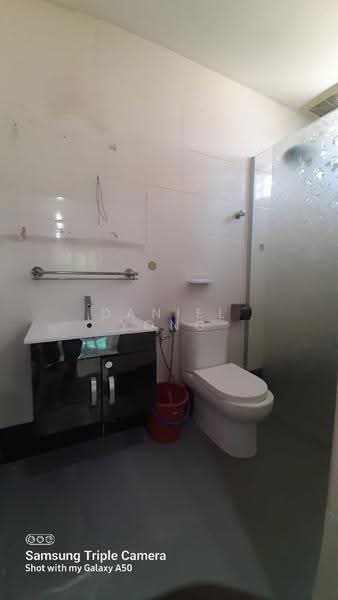 Rumah Teres untuk Dijual di Bandar Seremban Selatan (Seremban) - Daniel Yong - Bathroom - PropertyGuru.com.my