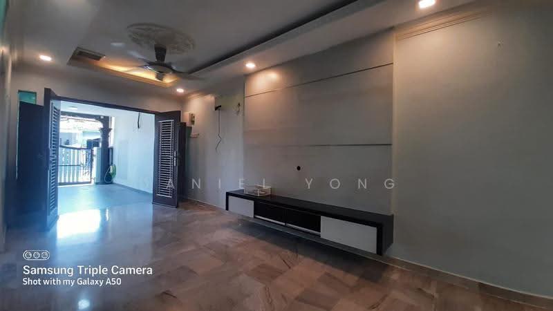 Rumah Teres untuk Dijual di Bandar Seremban Selatan (Seremban) - Daniel Yong - Living Room - PropertyGuru.com.my