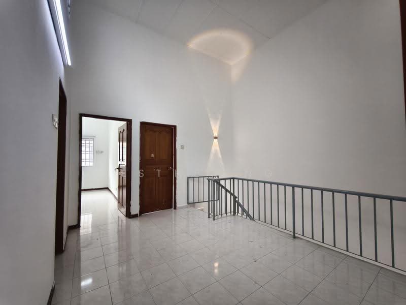Rumah Teres 2-Tingkat untuk Dijual di Klang (Selangor) - Esther Ng - Corridor - PropertyGuru.com.my