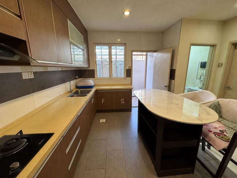 Rumah Teres untuk Dijual di Taman Dagang Permai (Ampang) - Jeff Siow - Kitchen - PropertyGuru.com.my