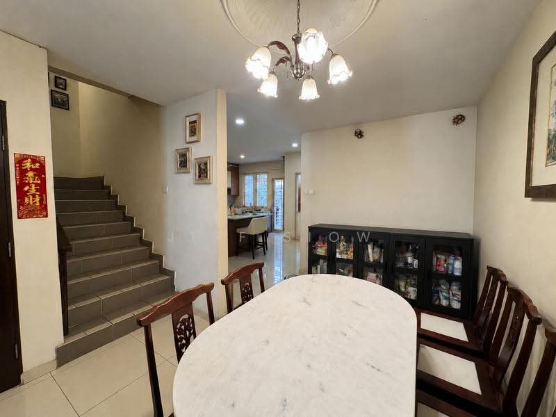 Rumah Teres untuk Dijual di Taman Dagang Permai (Ampang) - Jeff Siow - Dining Room - PropertyGuru.com.my
