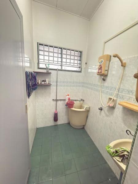 Rumah Teres 1-Tingkat untuk Dijual di Taman Seri Duyong 2 (Duyong) - Vinc Pheng - Bathroom - PropertyGuru.com.my