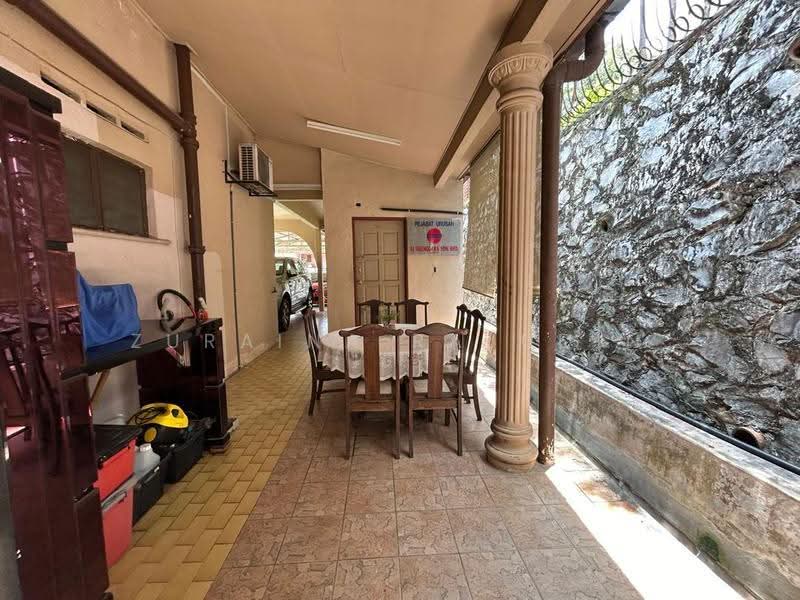 Rumah Banglo untuk Dijual di Petaling Jaya (Selangor) - Zuraina Rajudin - Dining Room - PropertyGuru.com.my