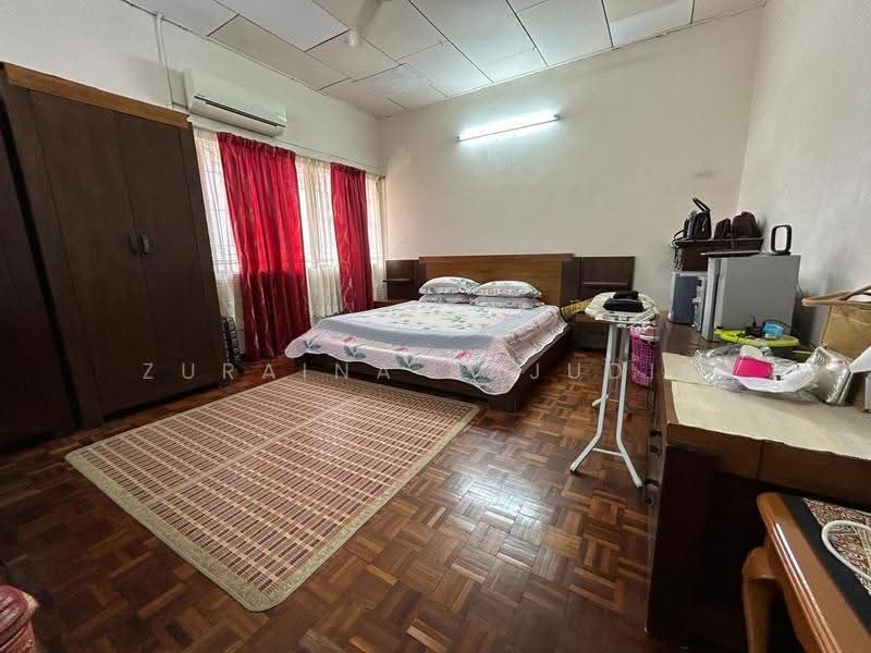 Rumah Banglo untuk Dijual di Petaling Jaya (Selangor) - Zuraina Rajudin - Bedroom - PropertyGuru.com.my