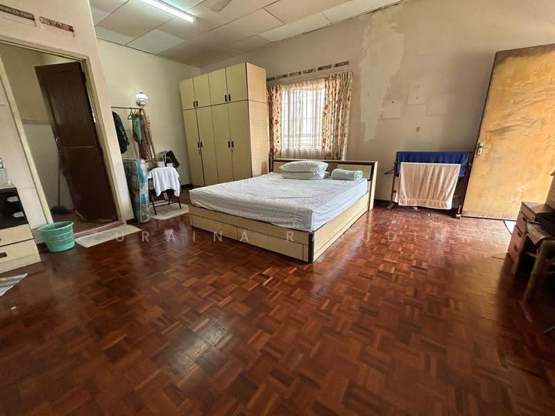 Rumah Banglo untuk Dijual di Petaling Jaya (Selangor) - Zuraina Rajudin - Bedroom - PropertyGuru.com.my