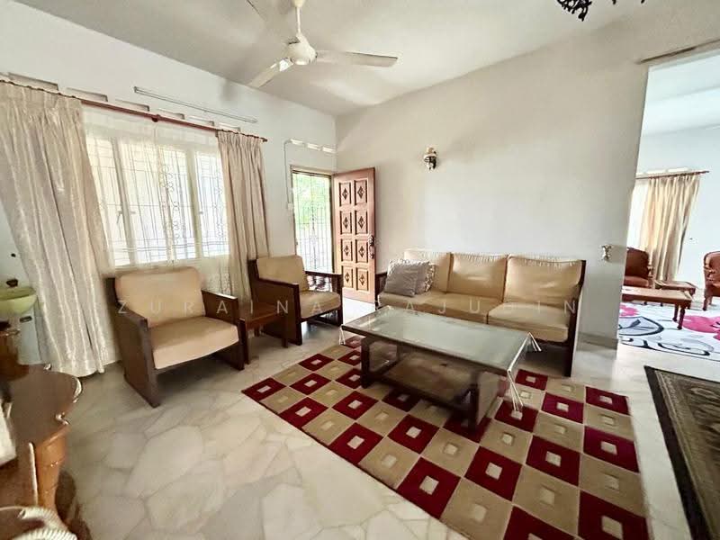 Rumah Banglo untuk Dijual di Petaling Jaya (Selangor) - Zuraina Rajudin - Living Room - PropertyGuru.com.my