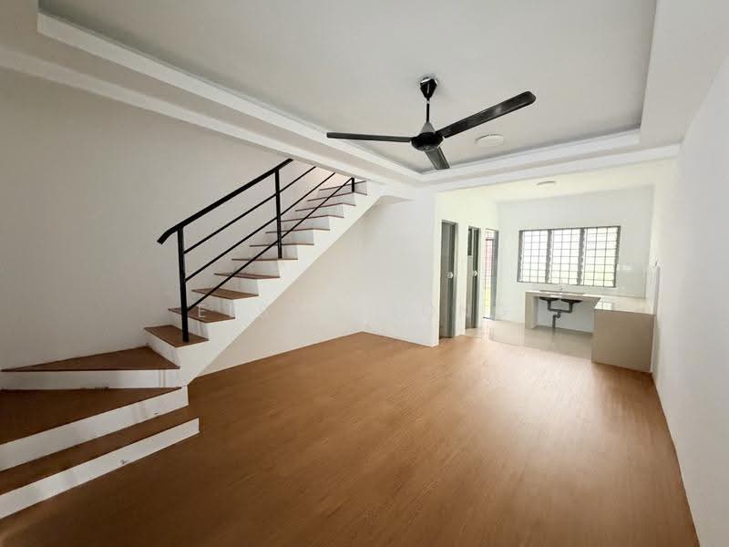 Rumah Teres 2-Tingkat untuk Dijual di Bandar Putra (Segamat) - Elson Yong - Living Room - PropertyGuru.com.my