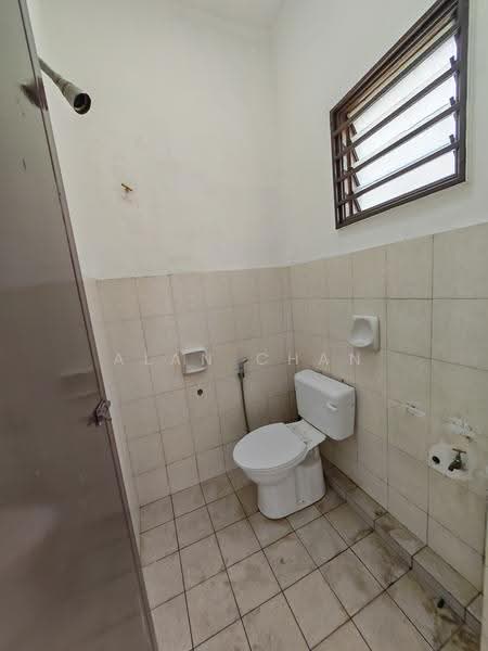 Rumah Teres 2-Tingkat untuk Dijual di TAMAN PUCHONG UTAMA (Puchong) - Alan Chan - Bathroom - PropertyGuru.com.my