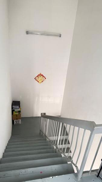 Kilang Teres untuk Disewa di Puchong (Selangor) - Kevin Tan - Corridor - PropertyGuru.com.my