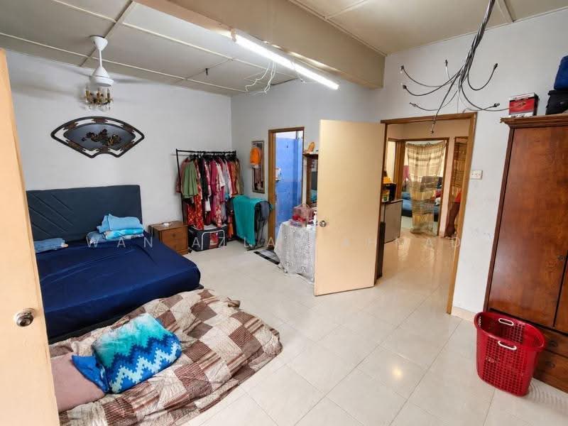 Rumah Teres 2-Tingkat untuk Dijual di Taman Sri Watan (Ampang) - Wan Azlan Ahmad - Bedroom - PropertyGuru.com.my
