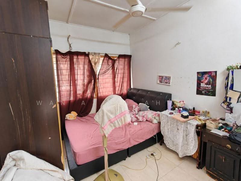 Rumah Teres 2-Tingkat untuk Dijual di Taman Sri Watan (Ampang) - Wan Azlan Ahmad - Bedroom - PropertyGuru.com.my