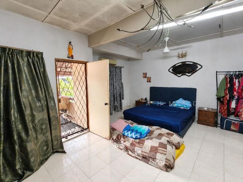 Rumah Teres 2-Tingkat untuk Dijual di Taman Sri Watan (Ampang) - Wan Azlan Ahmad - Bedroom - PropertyGuru.com.my