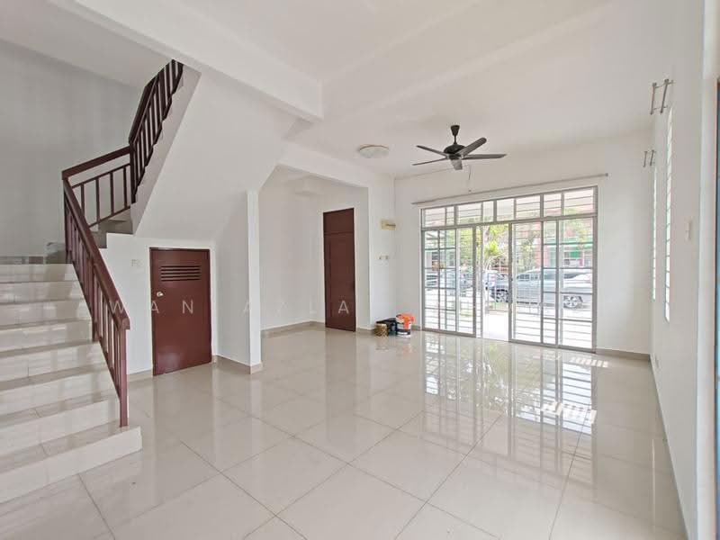 Terraced House for Sale in Sungai Buloh (Selangor) - Wan Azlan Ahmad - Living Room - PropertyGuru.com.my