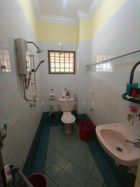 2-storey Terraced House for Sale in Taman Teratai (Kulai) - Ask Hon - Bathroom - PropertyGuru.com.my