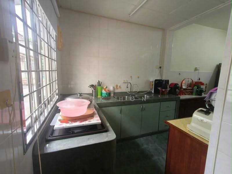 2-storey Terraced House for Sale in Taman Teratai (Kulai) - Ask Hon - Kitchen - PropertyGuru.com.my