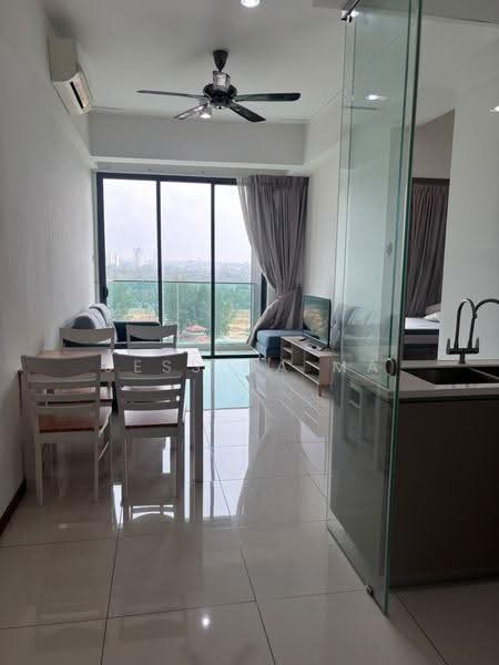 Kediaman Servis untuk Disewa di Crescent Bay Suites (Teluk Bayu) - Jessica Ma - Living Room - PropertyGuru.com.my