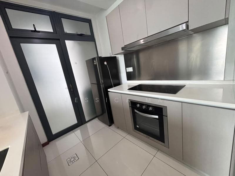 Kediaman Servis untuk Disewa di Crescent Bay Suites (Teluk Bayu) - Jessica Ma - Kitchen - PropertyGuru.com.my