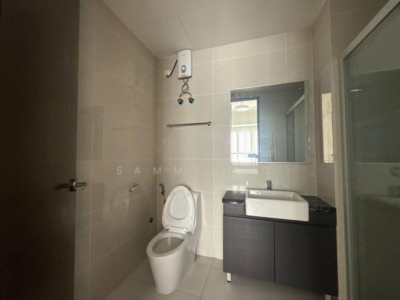 Kondominium untuk Disewa di Kings Bay @ Country Garden Danga Bay - SAMMY TEO - Bathroom - PropertyGuru.com.my