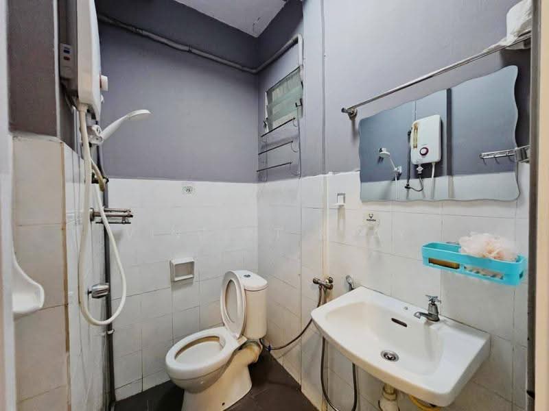 Pangsapuri untuk Dijual di Mutiara Heights - Vincent Koay - Bathroom - PropertyGuru.com.my